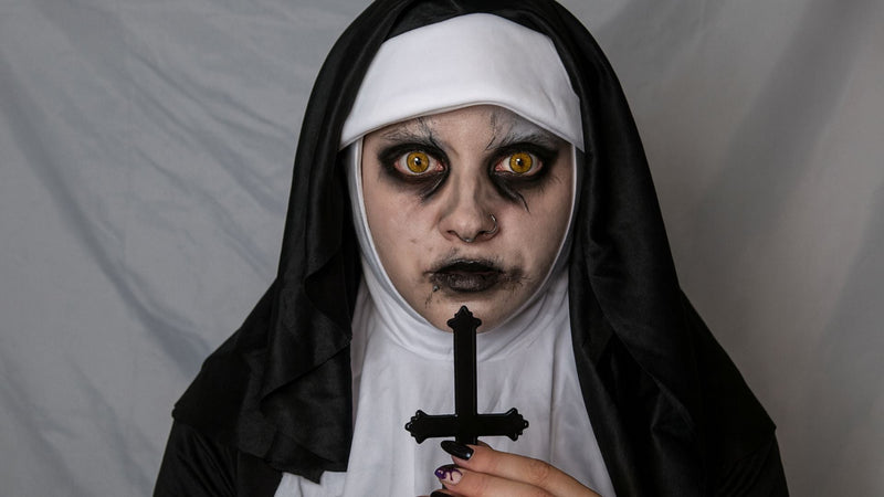 Halloween Makeup Tutorial: DIY Creepy Nun Look 👻