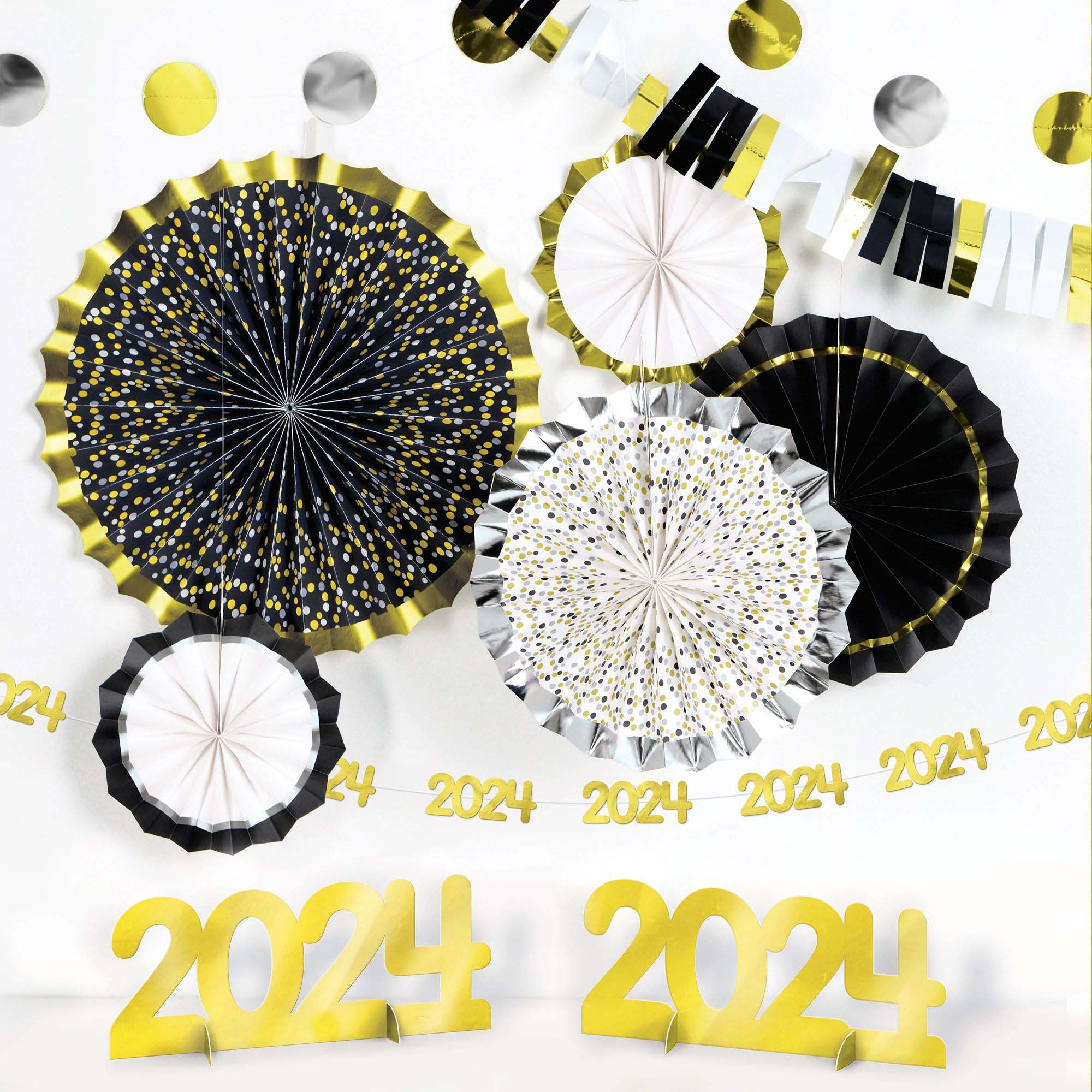 Ballons de décoration Nouvel An 2024 noir et or créent une ambiance festive