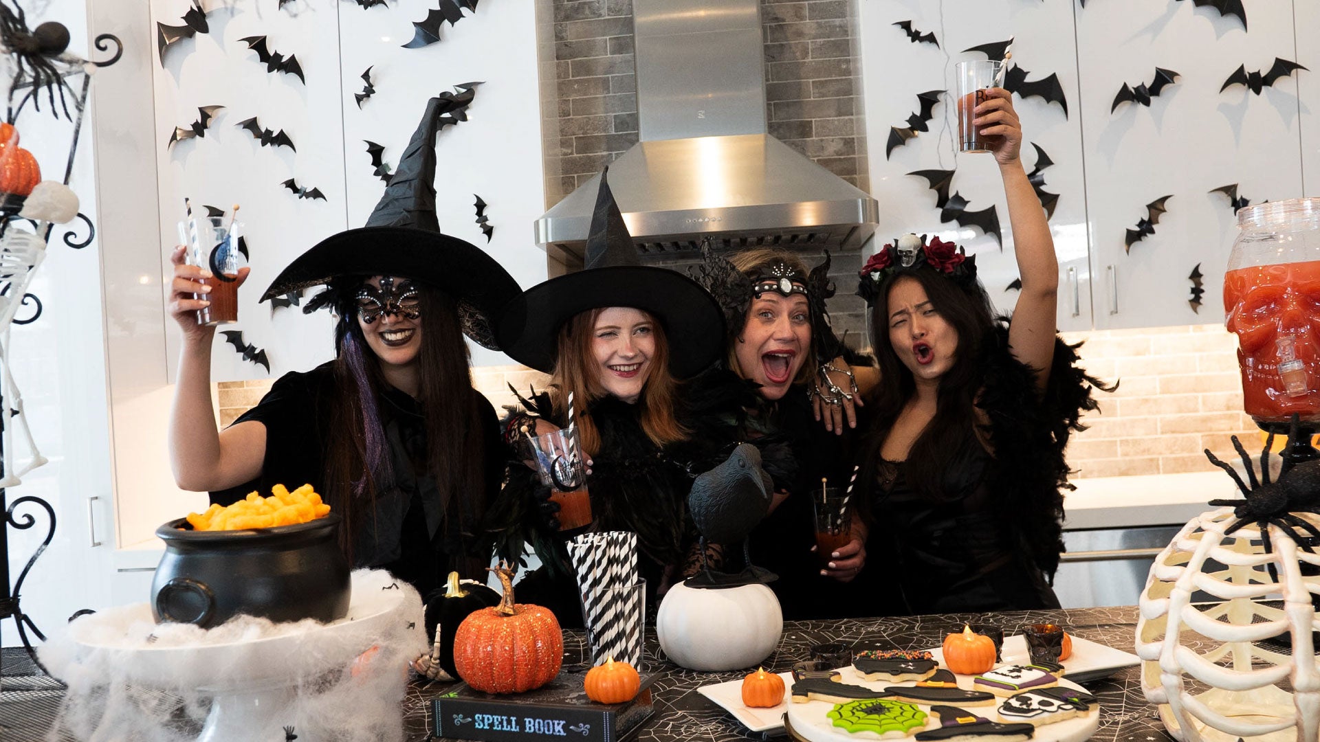 How to dress up for a Halloween party? – Party Expert