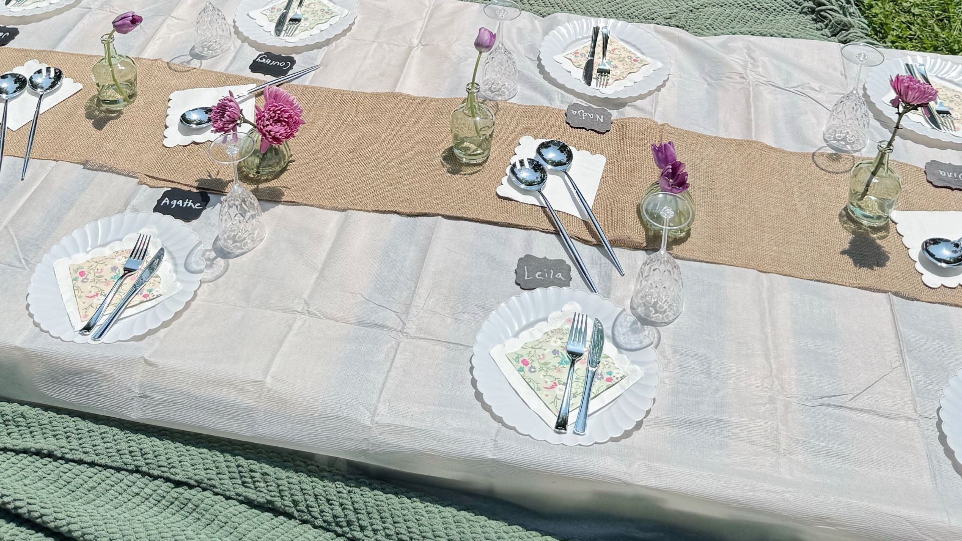 Throw the Perfect Picnic with Friends