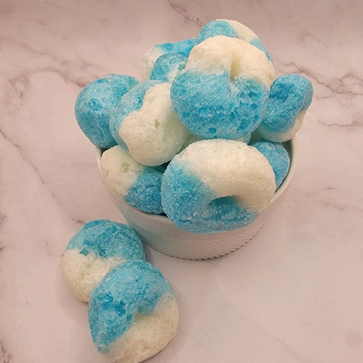 FROSTY SNACK Impulse Buying Freeze Dried Blue Raspberry Ring, 60g, 1 Count 726529056303