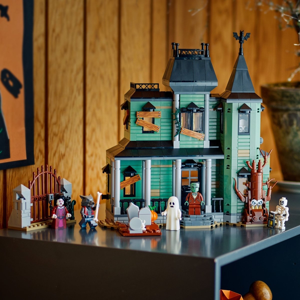 LEGO Creator Haunted Mansion, 31167 Party Expert