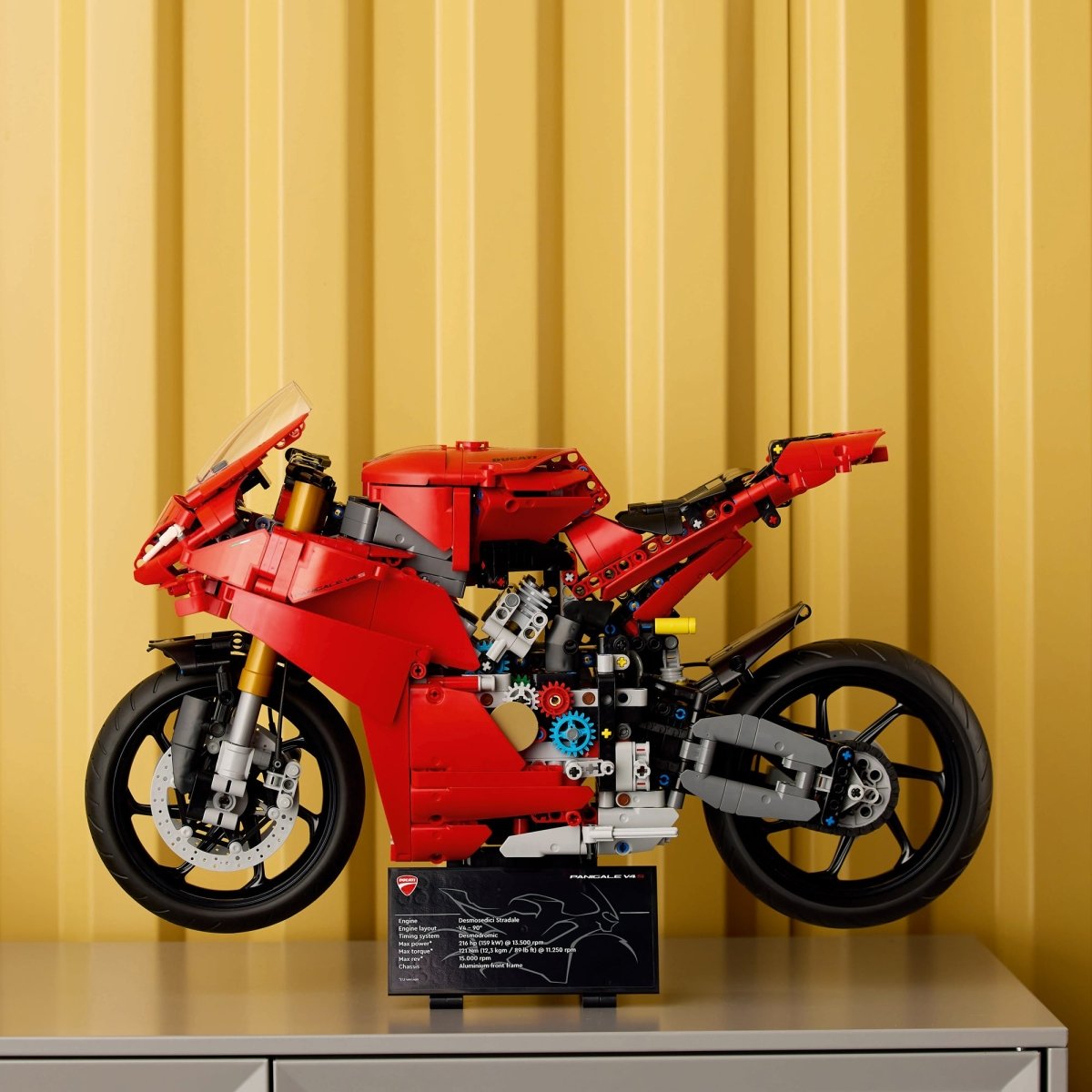 LEGO Technic Ducati Panigale V4 S Motorcycle Party Expert
