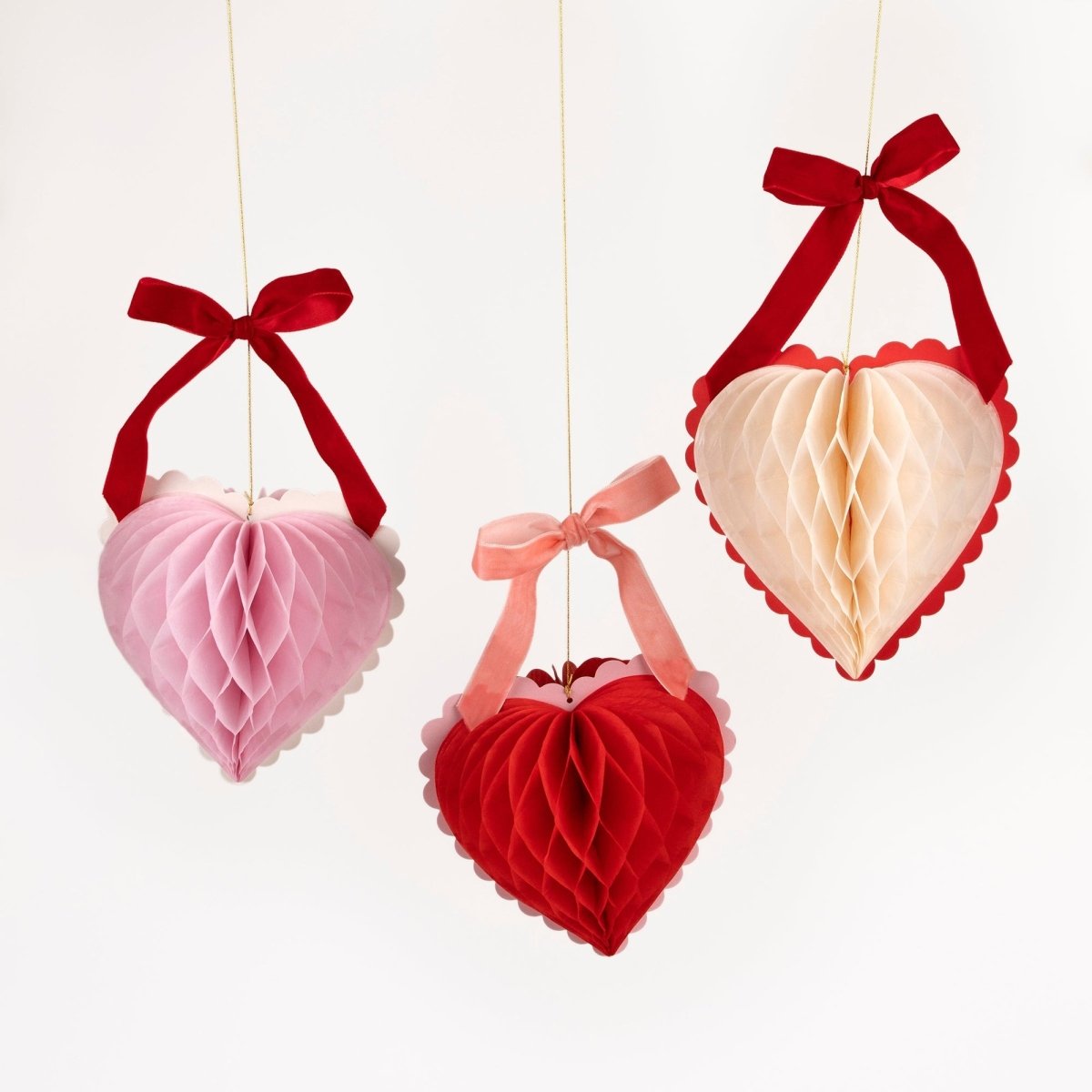 MERI MERI Valentine's Day Love Sweet Love Heart Shaped Honeycomb Hanging Decorations, 8 Count 636997298023