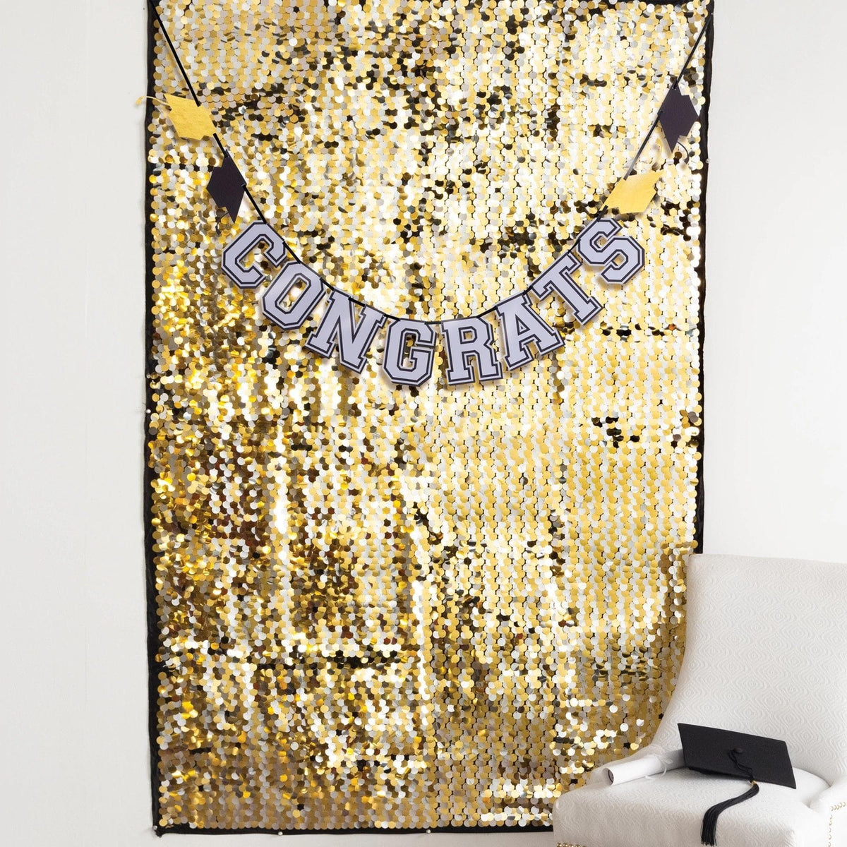AMSCAN CA Graduation Graduation Backdrop "Congrats", Gold Shimmer