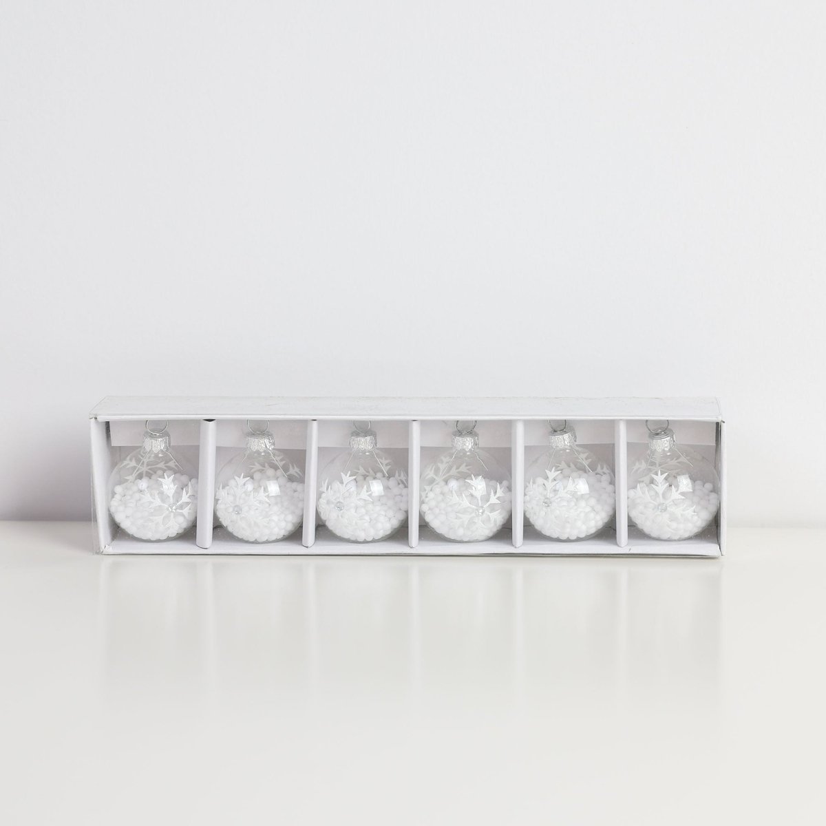 ATTITUDES IMPORT Christmas Glass Snowflake Christmas Ball shaped Place Card, 6 Count 775093982334